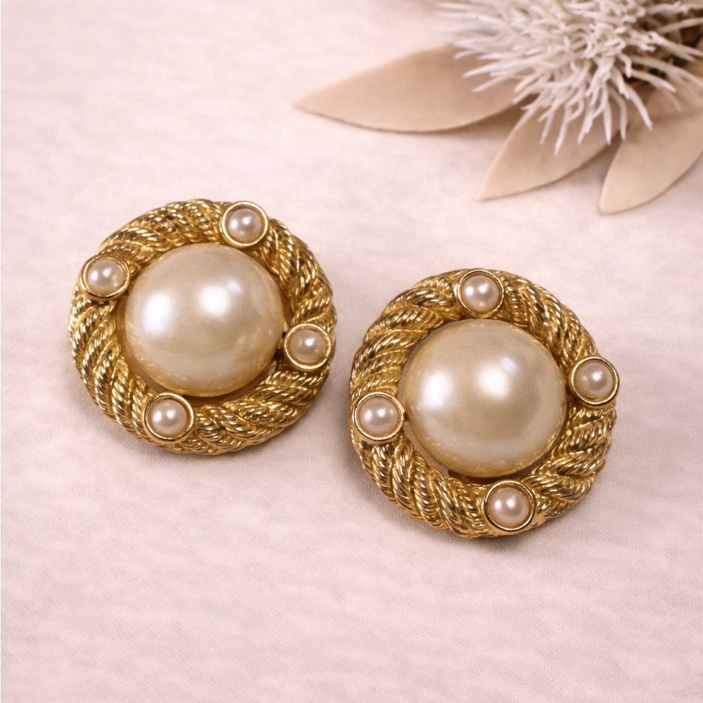 Vintage Gold Tone Faux Pearl Clip on Earrings Rope Twist Large Pearl Statement